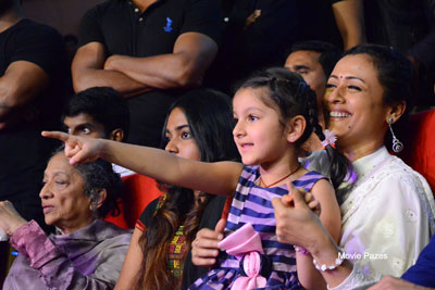 sithara-and-namratha-at-spyder-pre-release-event